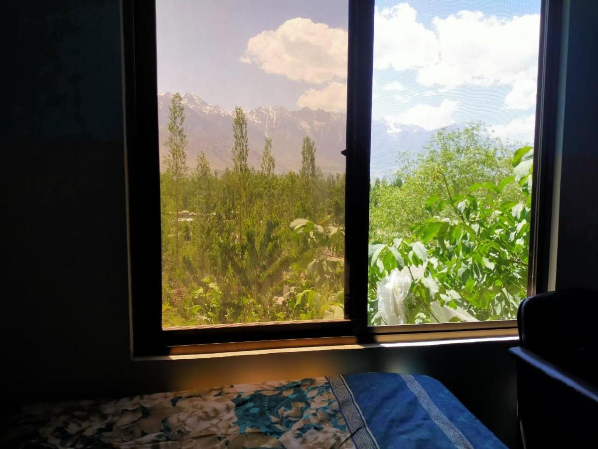 Ilyasin Guest House Skardu Exterior photo