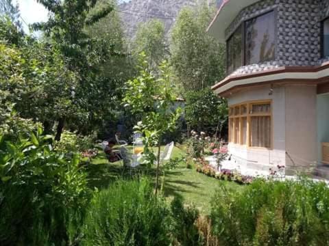 Ilyasin Guest House Skardu Exterior photo