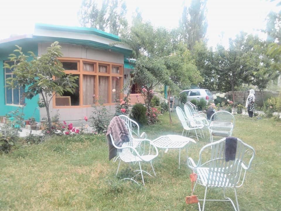 Ilyasin Guest House Skardu Exterior photo